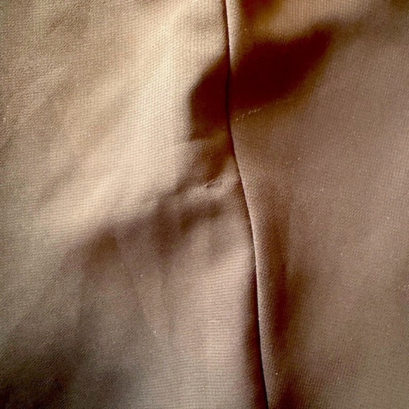 Liz Claiborne NWT Woman’s Sz 10 Chocolate Brown Tiered Floaty Dress
*Flaw Snags - Picture 7 of 14